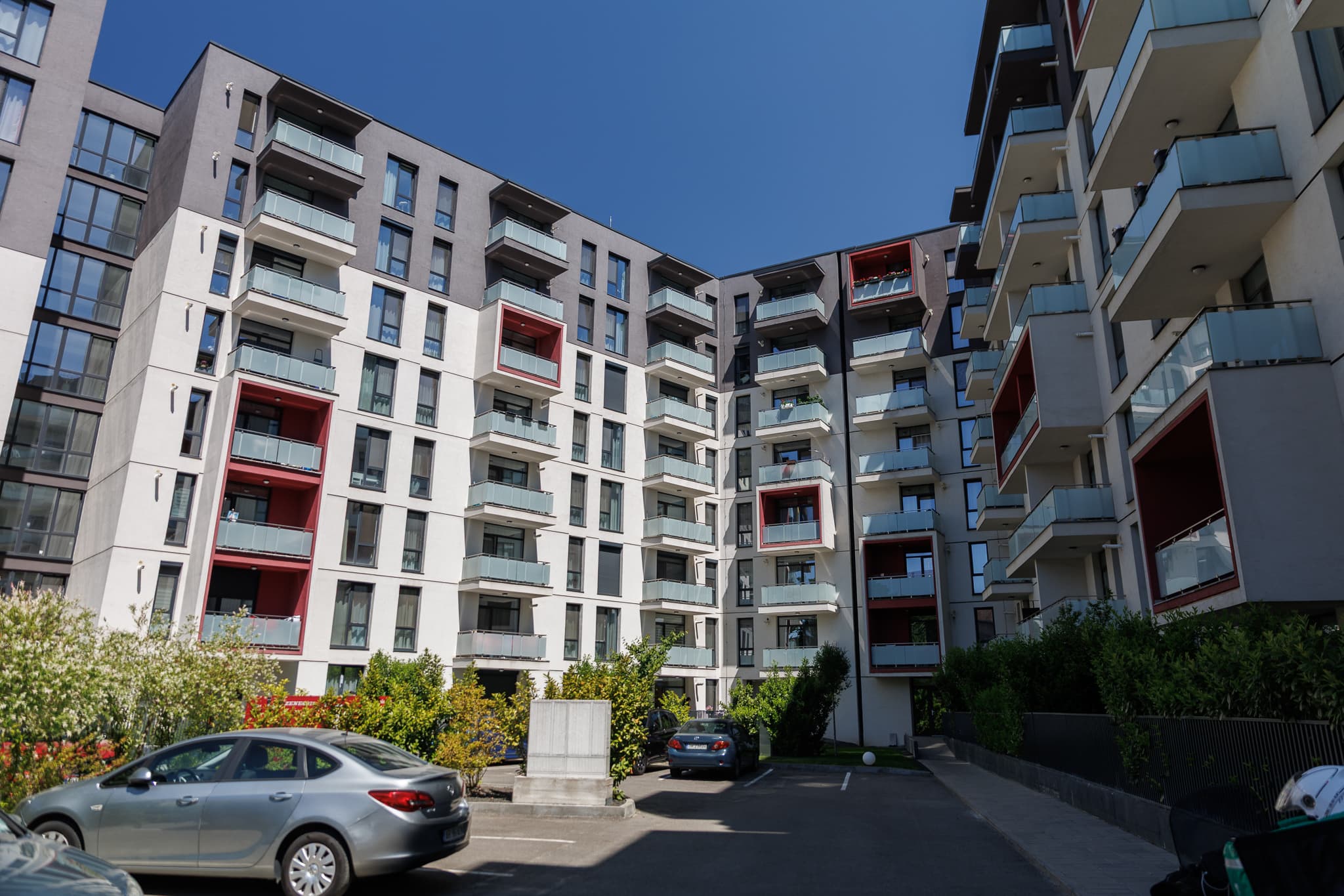 Imagine Apartament sau casă - tu ce alegi? Avantaje, costuri și diferențe reale pe termen lung.